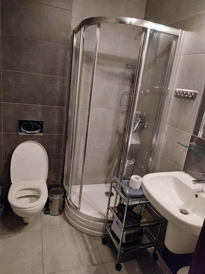 Apartment Hania *
